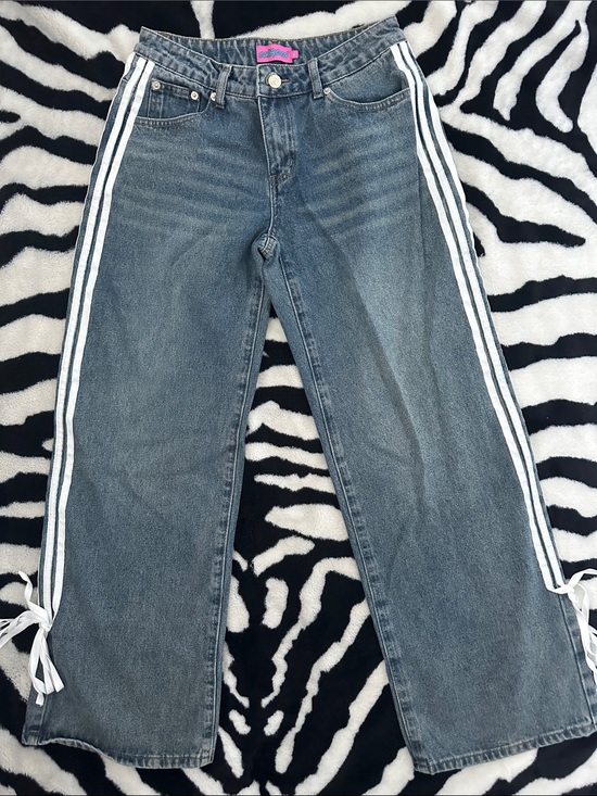Edikted Denim - Edikted Jeans with Stripes